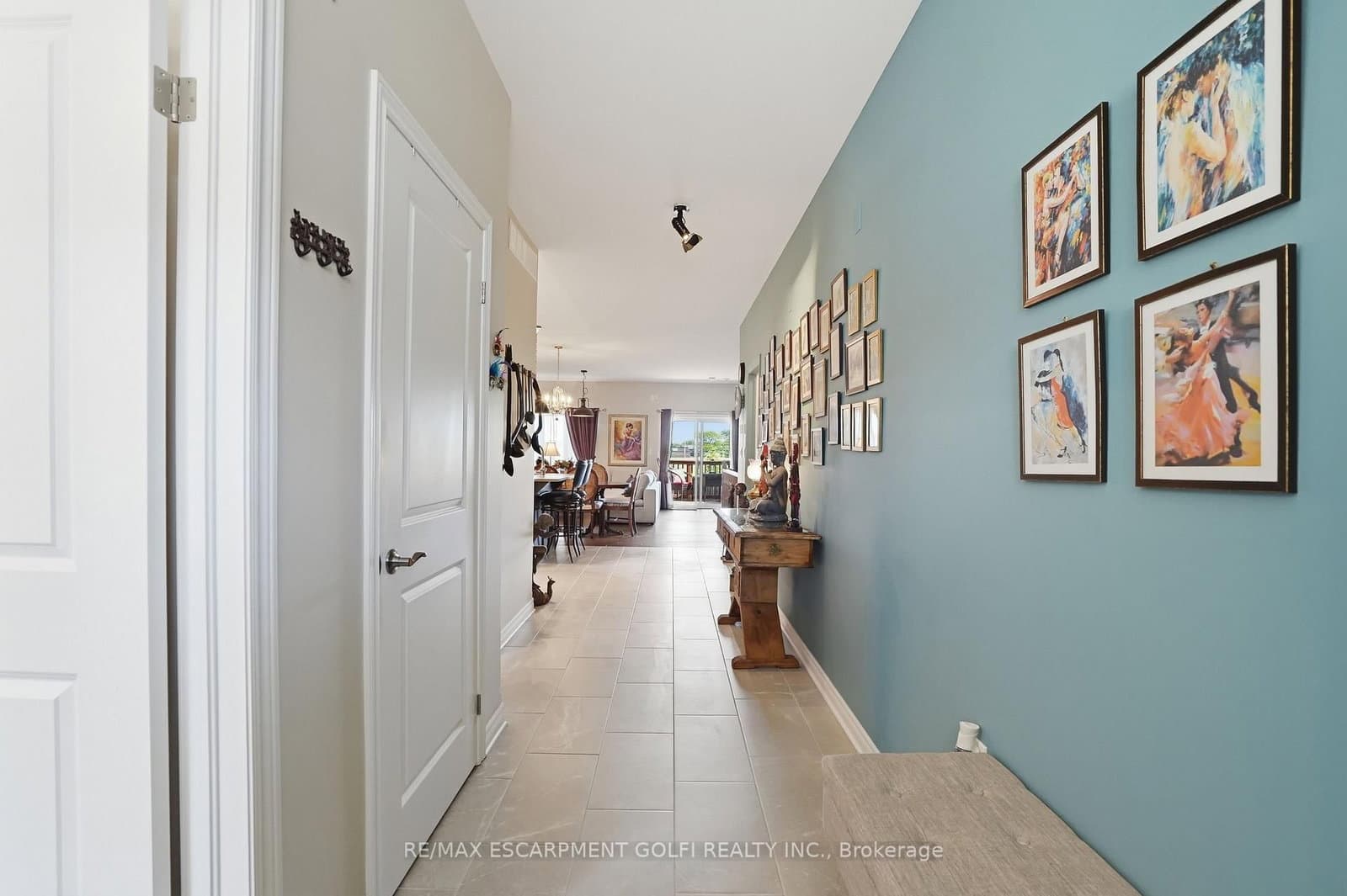45 Dorchester Boulevard S, Unit 12 - Image 3
