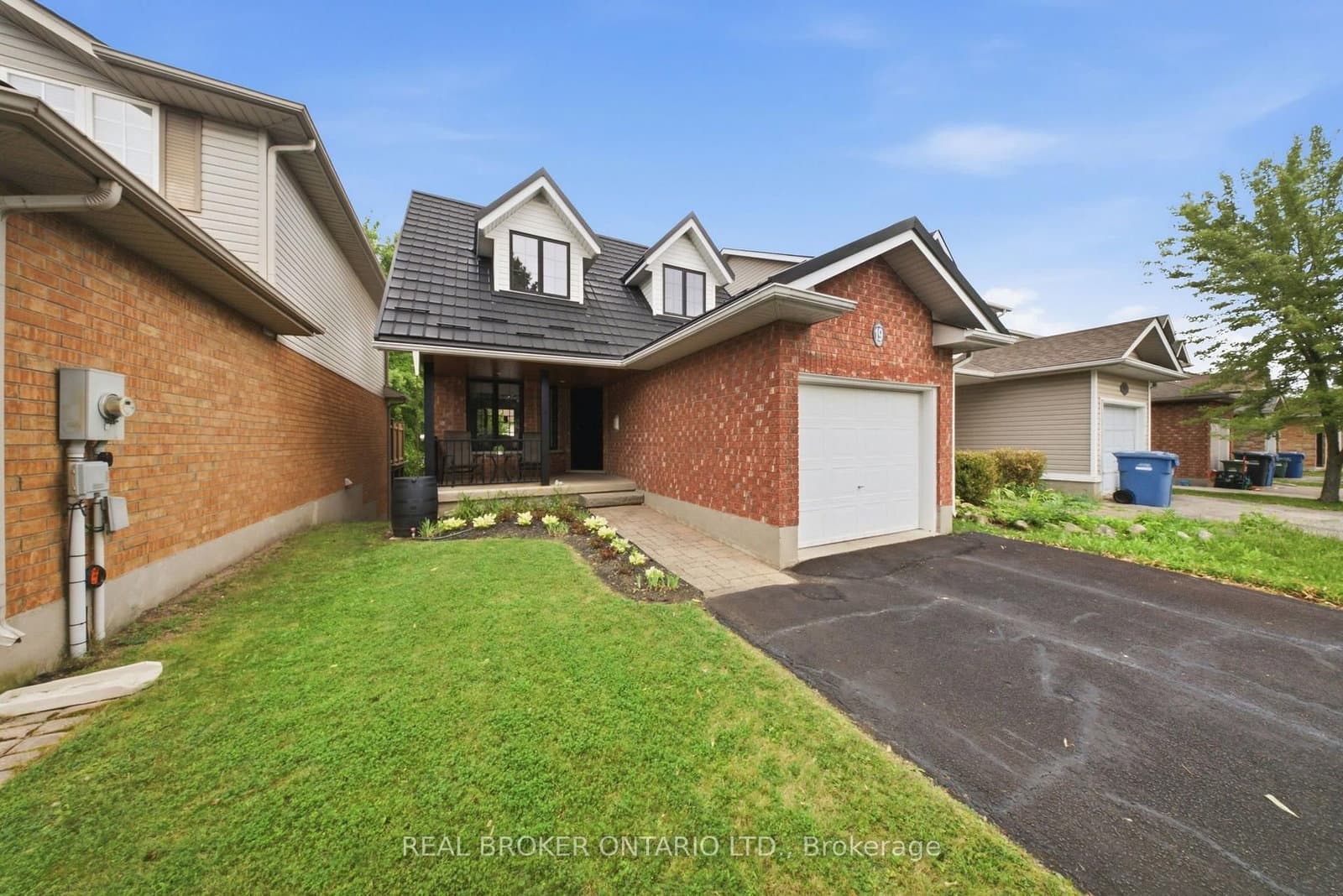 19 Boulder Crescent - Image 2