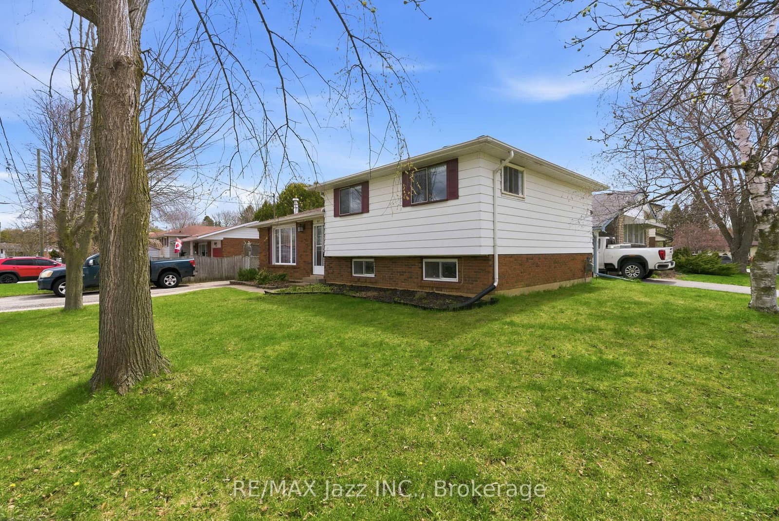 621 Willow Crescent - Image 4