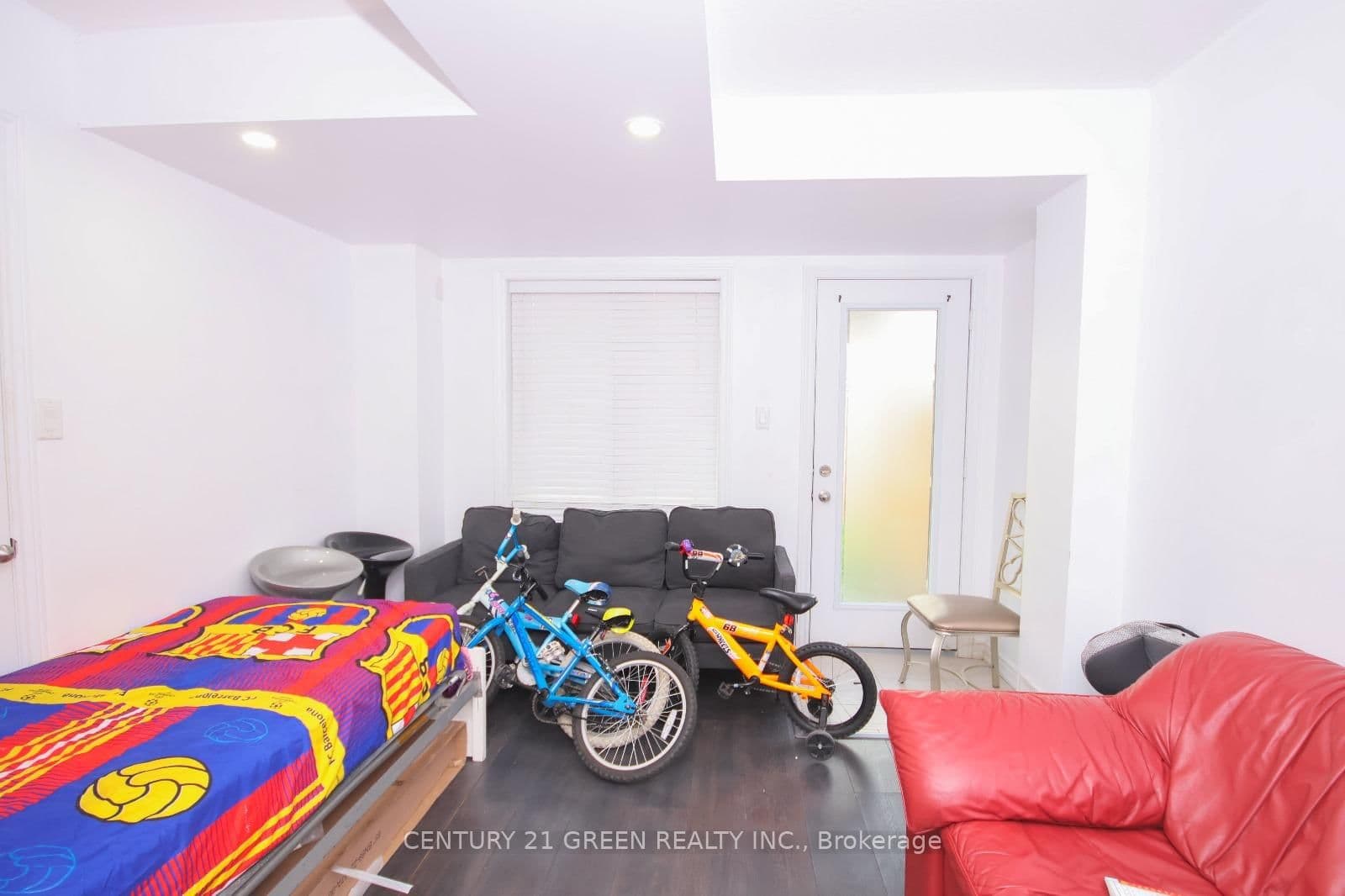19 England Terrace - Image 5