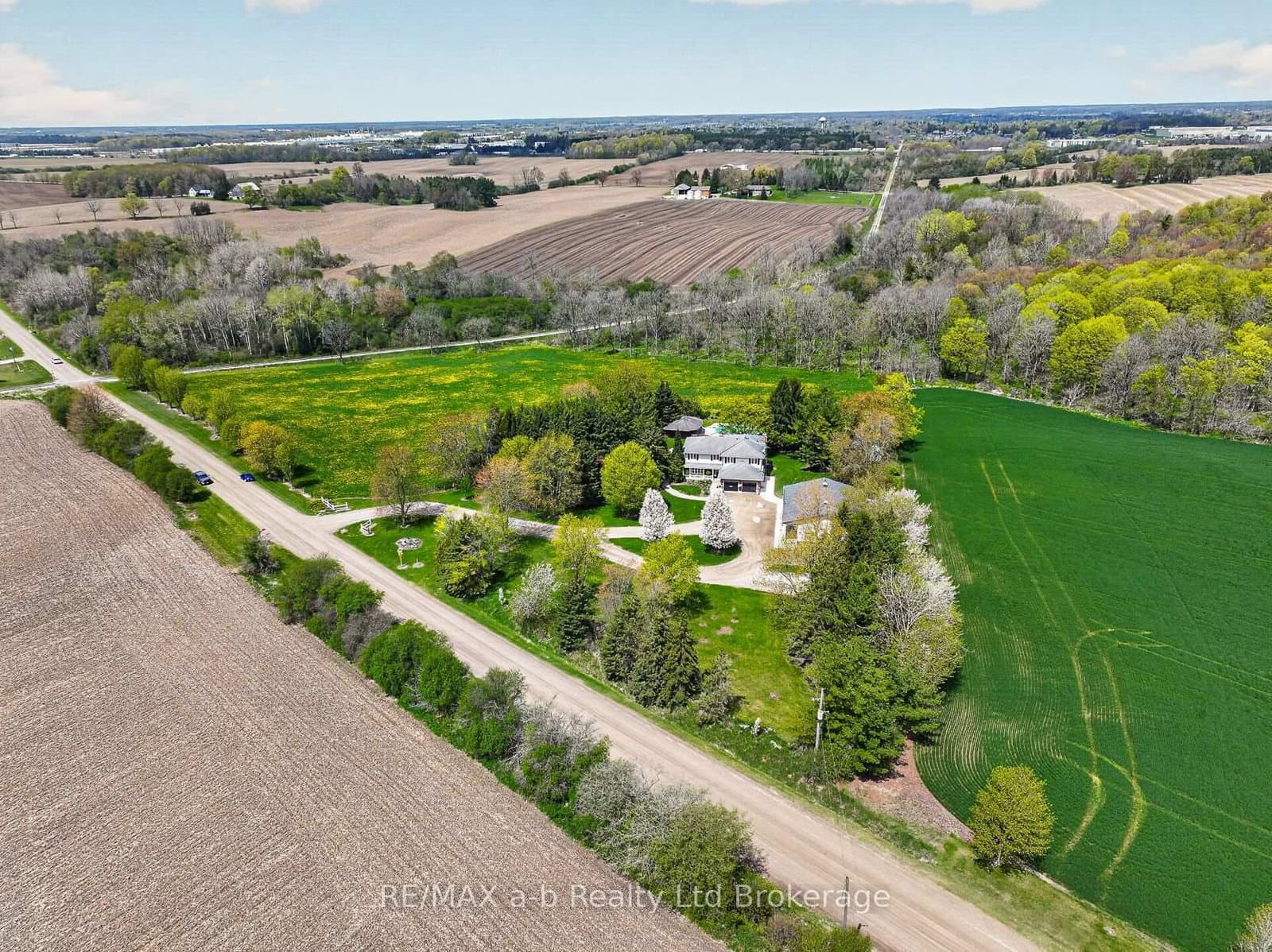 403745 Union Road - Image 2