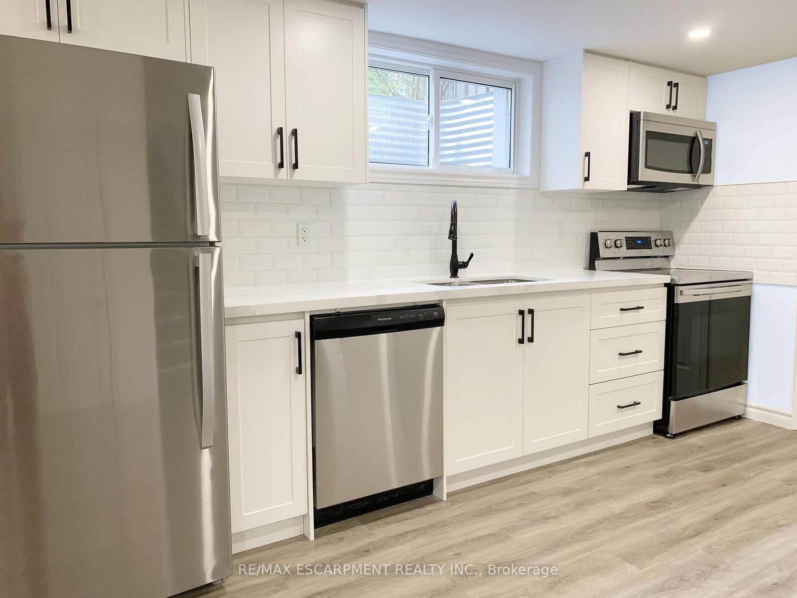 43 KANATA Crescent, Unit LOWER - Image 2