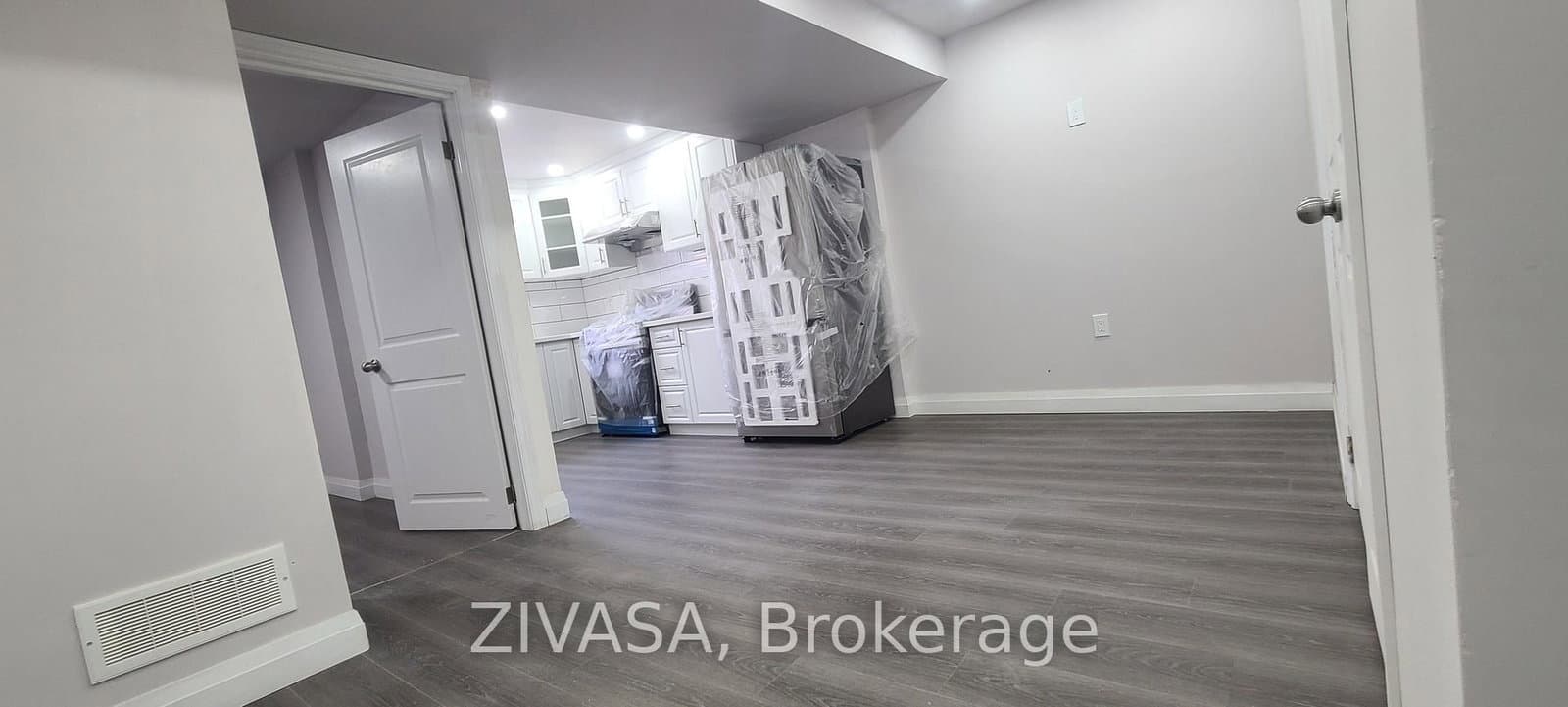 11 Mccann Street, Unit Basement(Lower) - Image 4