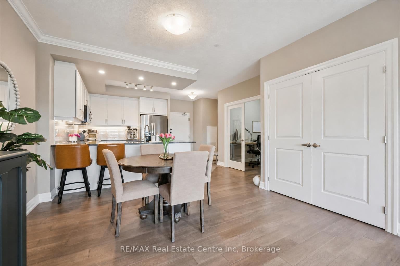#605 - 1878 GORDON Street