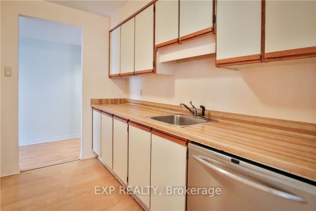 470 Laurier Avenue W, Unit 403 - Image 5