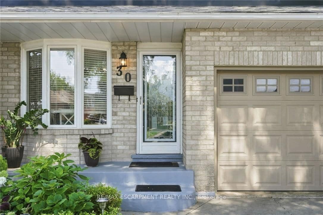 30 Twinoaks Crescent - Image 2