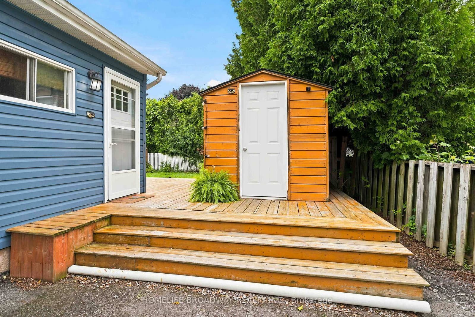 255 Robinson Street N - Image 3