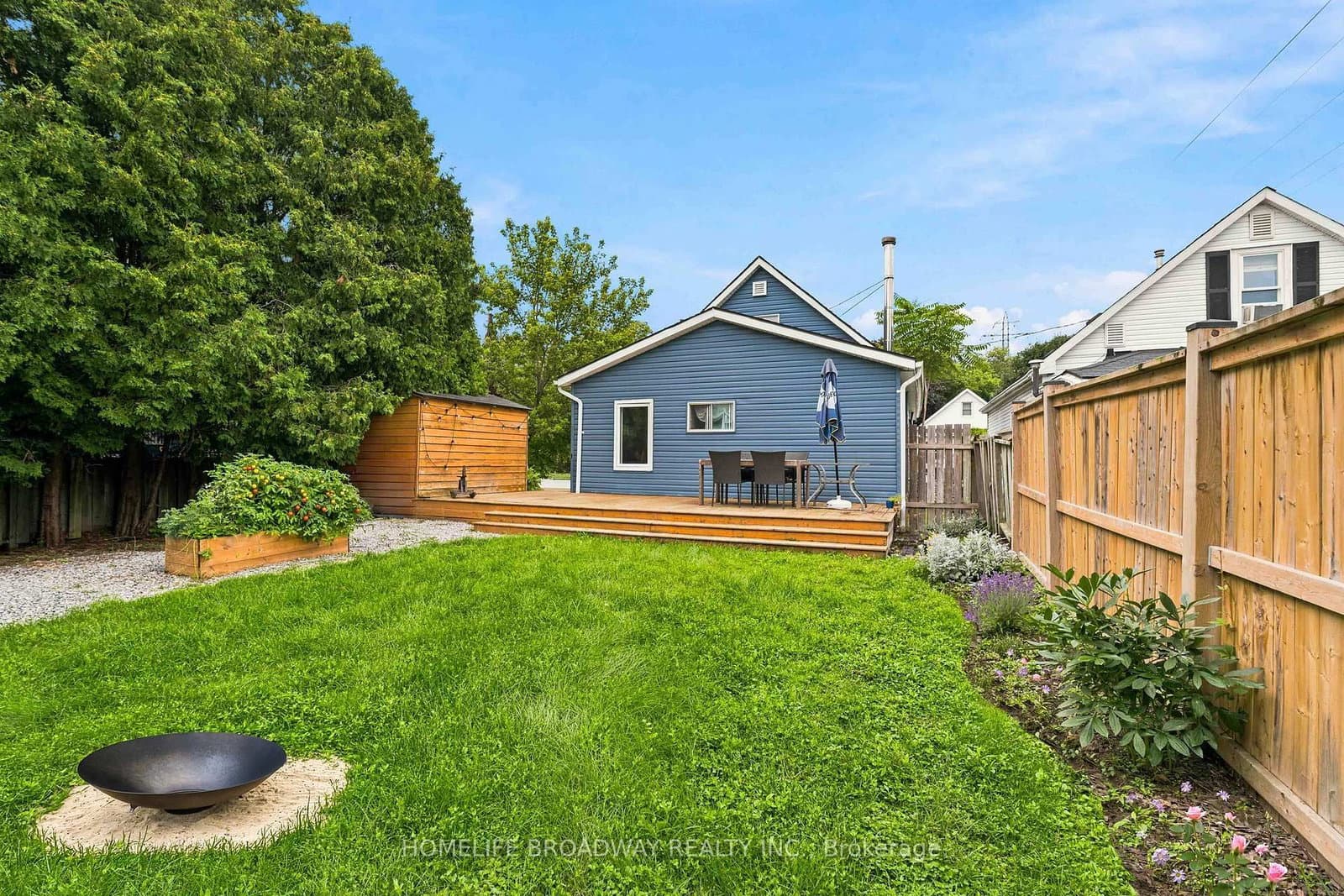 255 Robinson Street N - Image 5