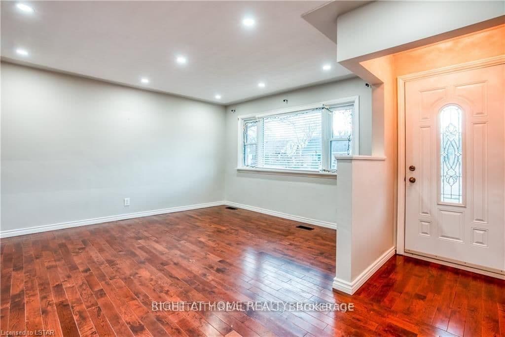 14 GRAHAM Crescent - Image 4
