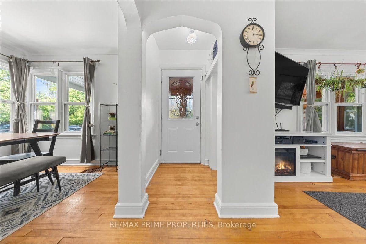 1273 Thames Street - Image 2