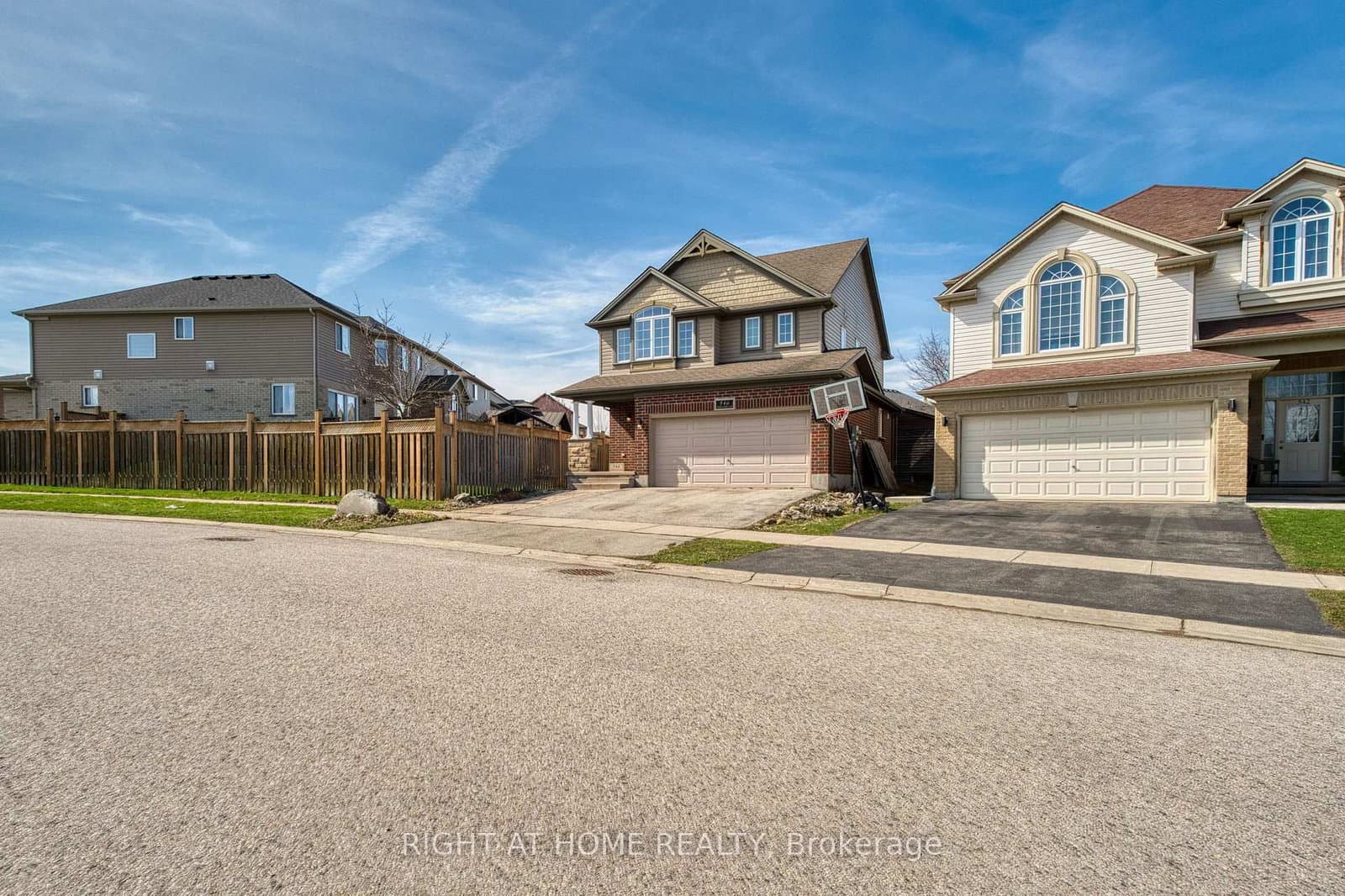 546 MAPLEWOOD Lane - Image 2