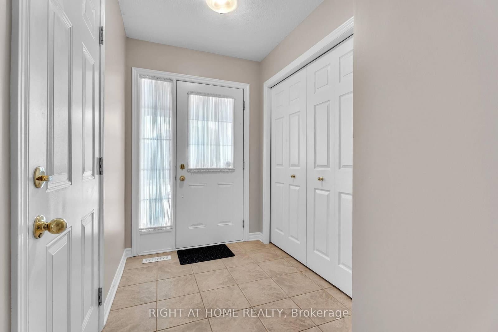 546 MAPLEWOOD Lane - Image 4