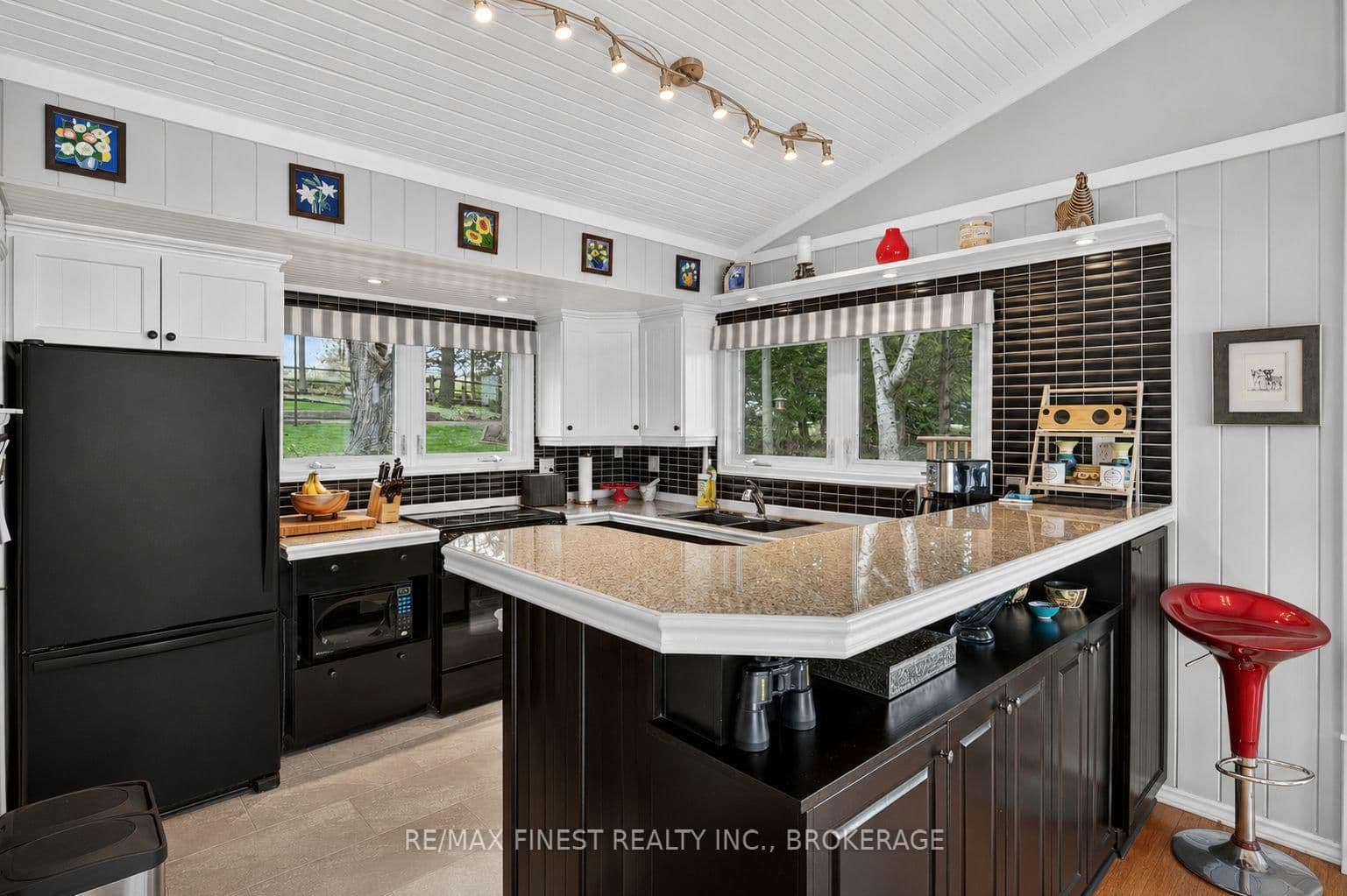 77 Hickory Lane - Image 6