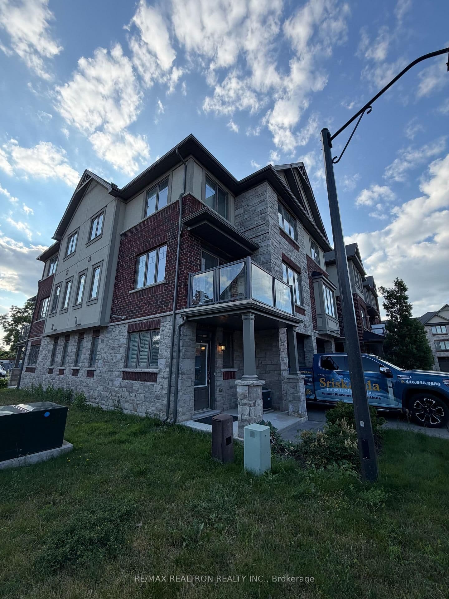 1169 Garner Road E, Unit 18 - Image 1