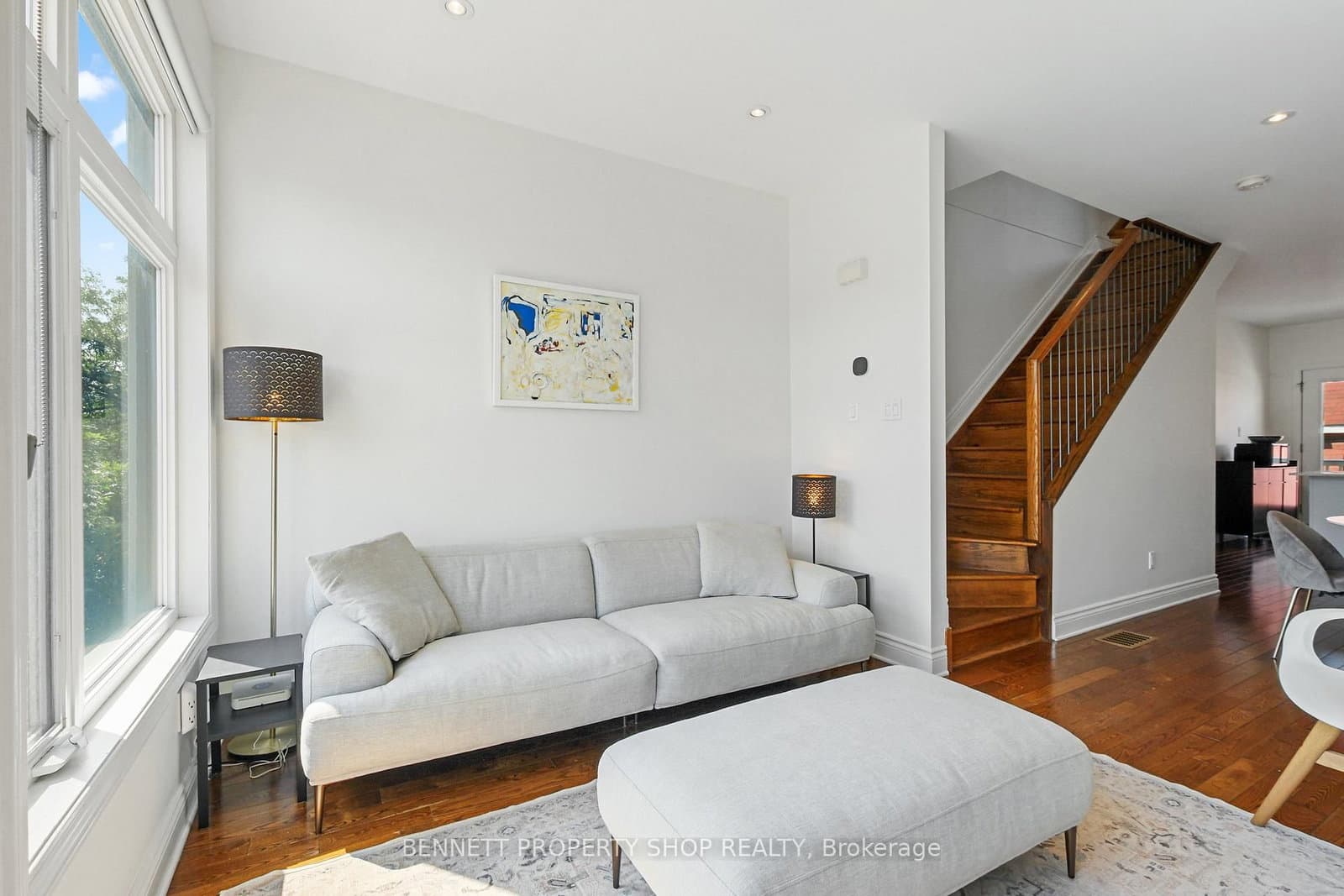 288 Cambridge Street N - Image 2