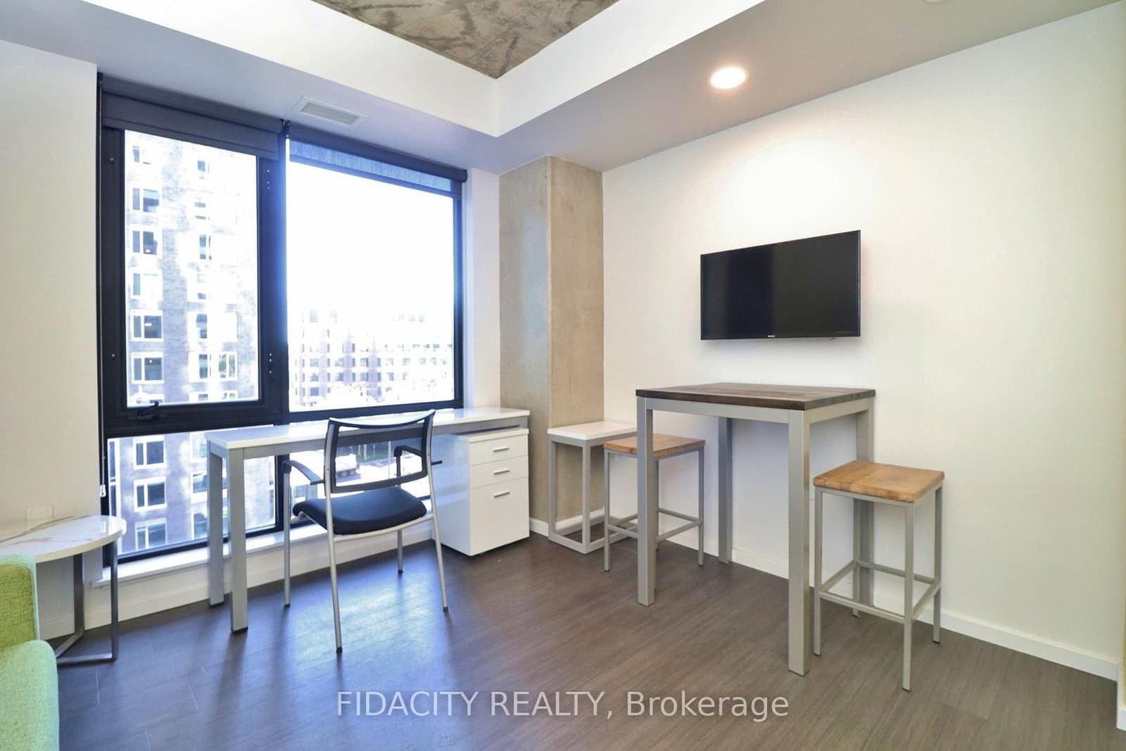 105 Champagne Avenue S, Unit 1915 - Image 5