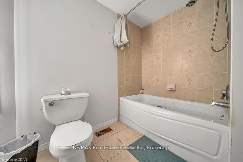 61 MOFFATT Lane - Image 3