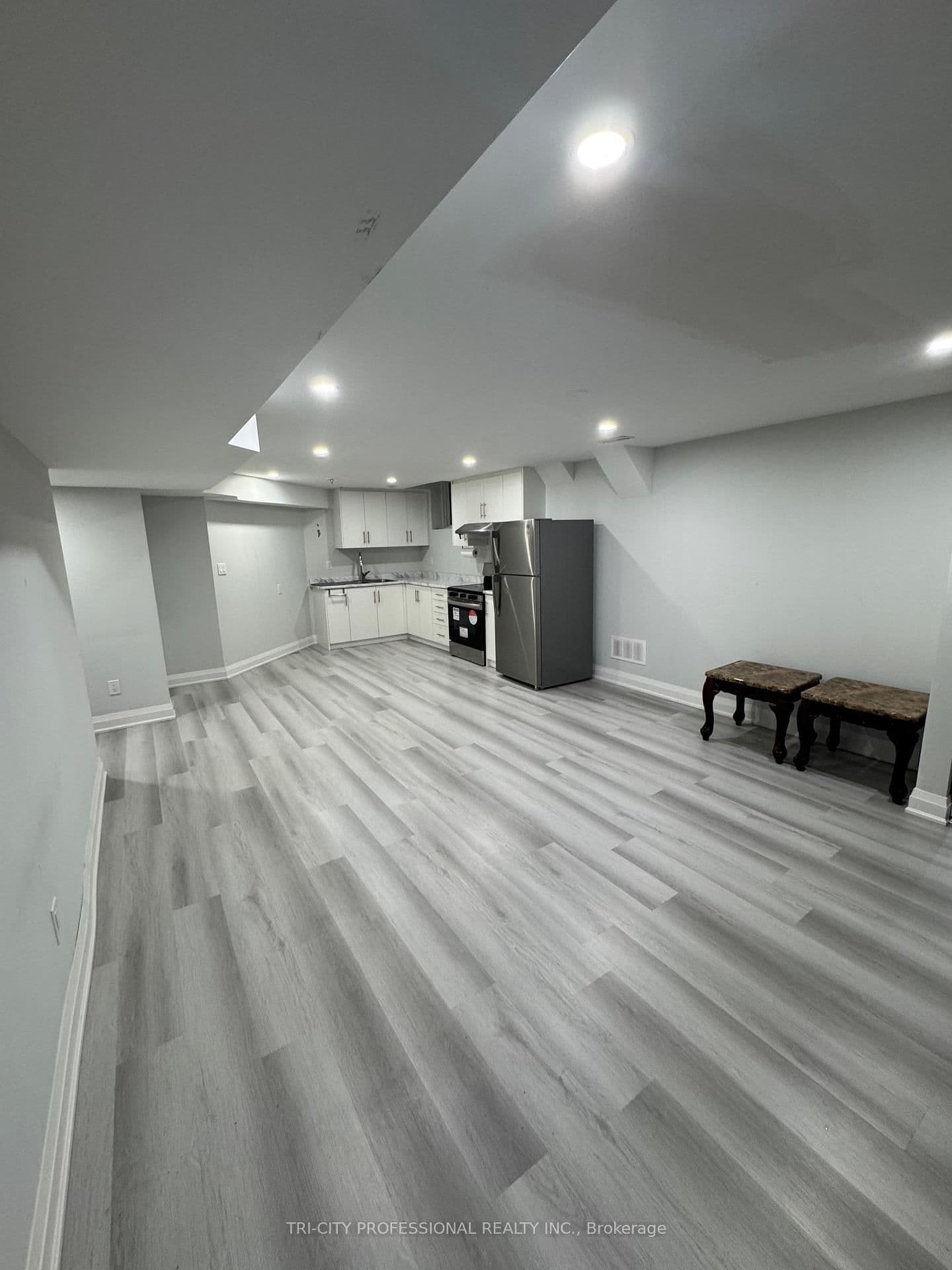 13 Riley Avenue E - Image 4