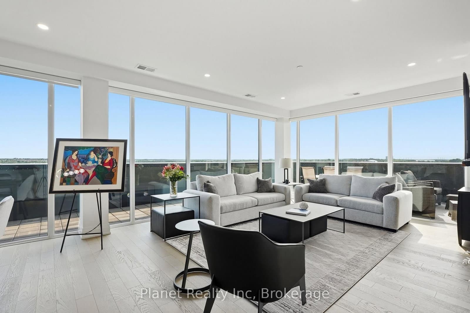 #1305 - 71 Wyndham Street S