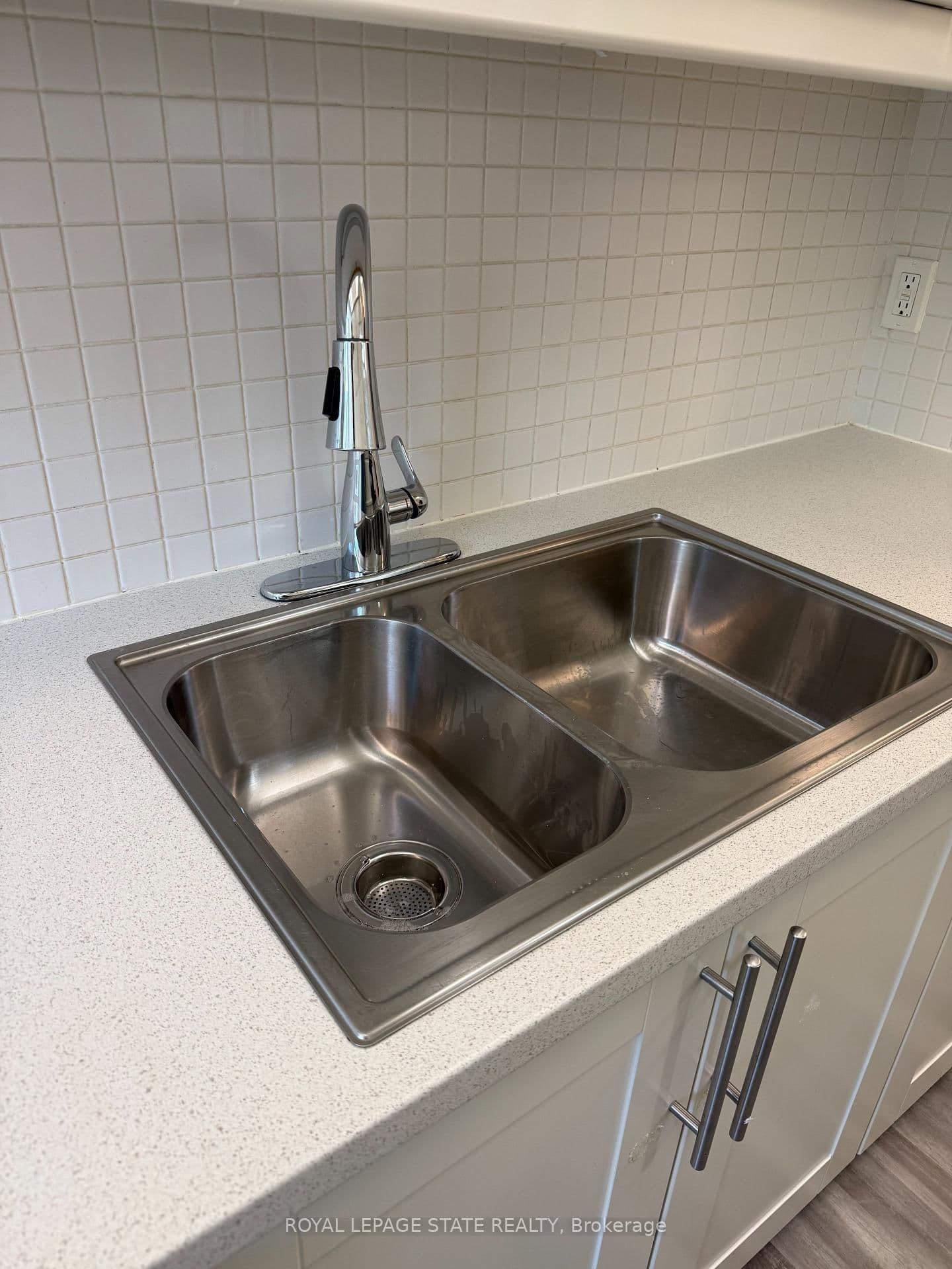 120 Duke Street, Unit 102 - Image 5