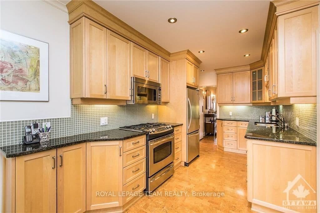 522 PICCADILLY Avenue - Image 2