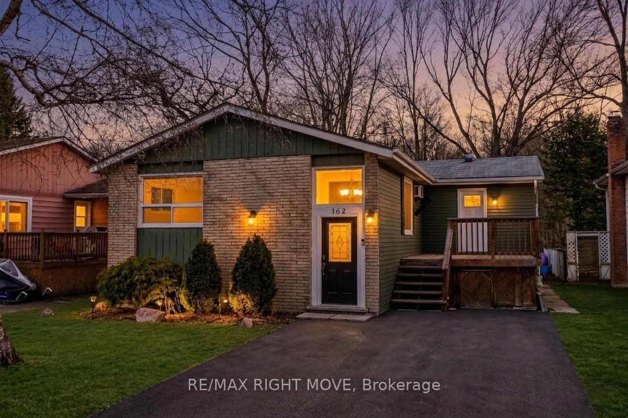 162 Pratt Crescent - Image 1