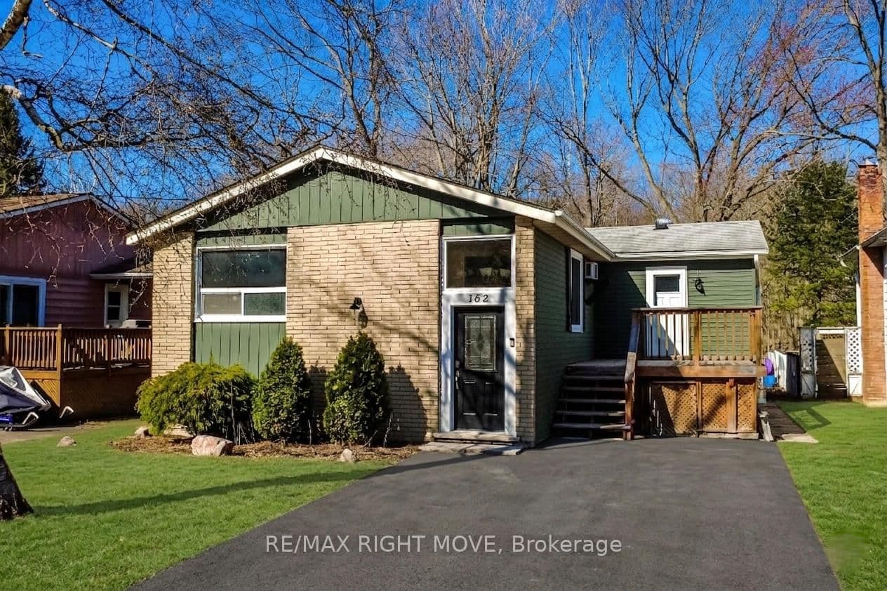 162 Pratt Crescent - Image 2