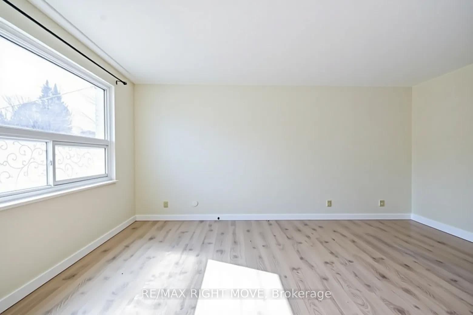 162 Pratt Crescent - Image 6
