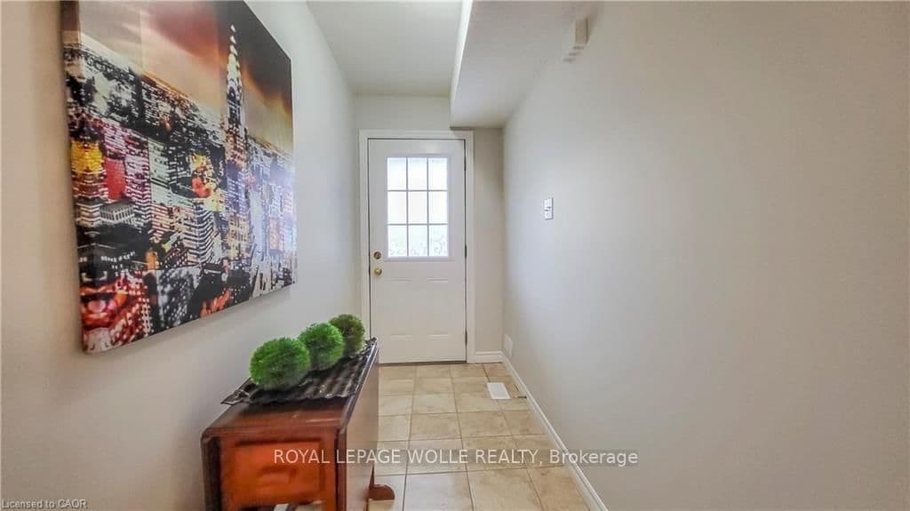 128 Udvari Crescent, Unit A - Image 3