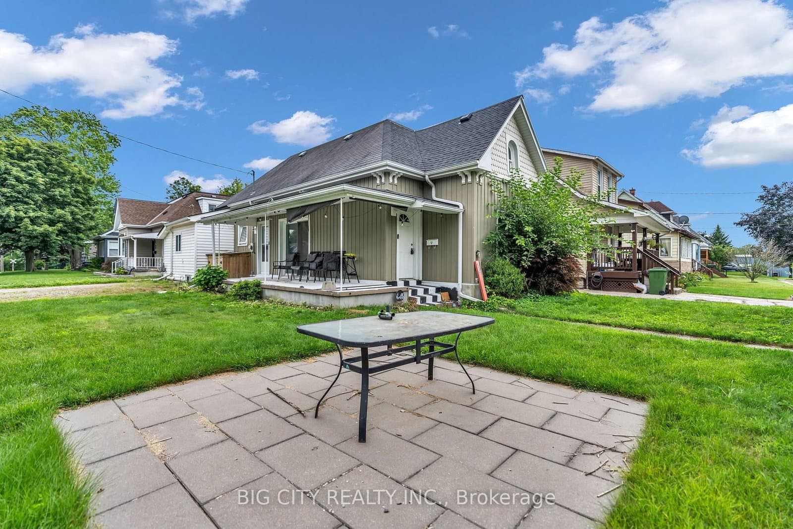 16 East Avenue - Image 2