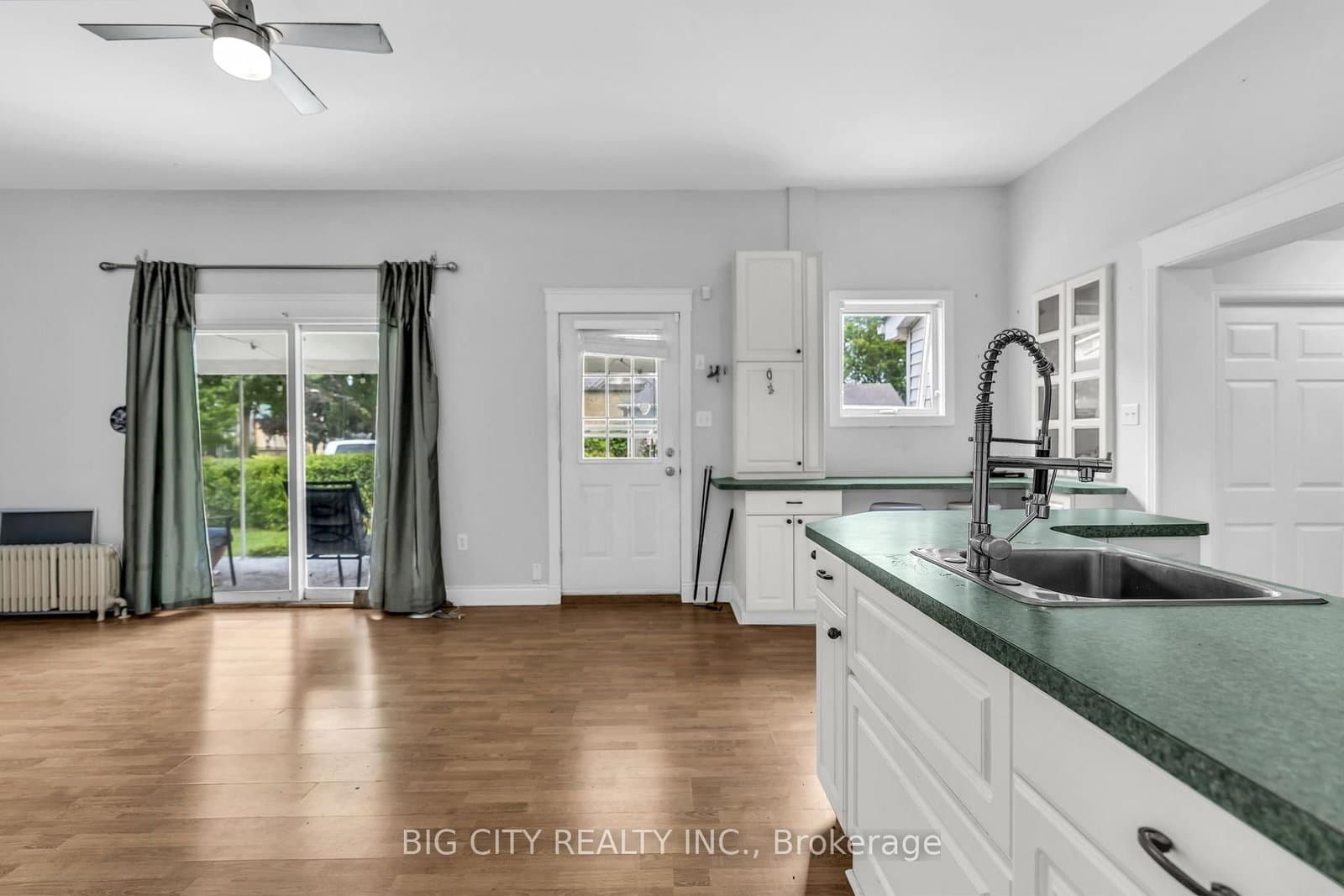 16 East Avenue - Image 4