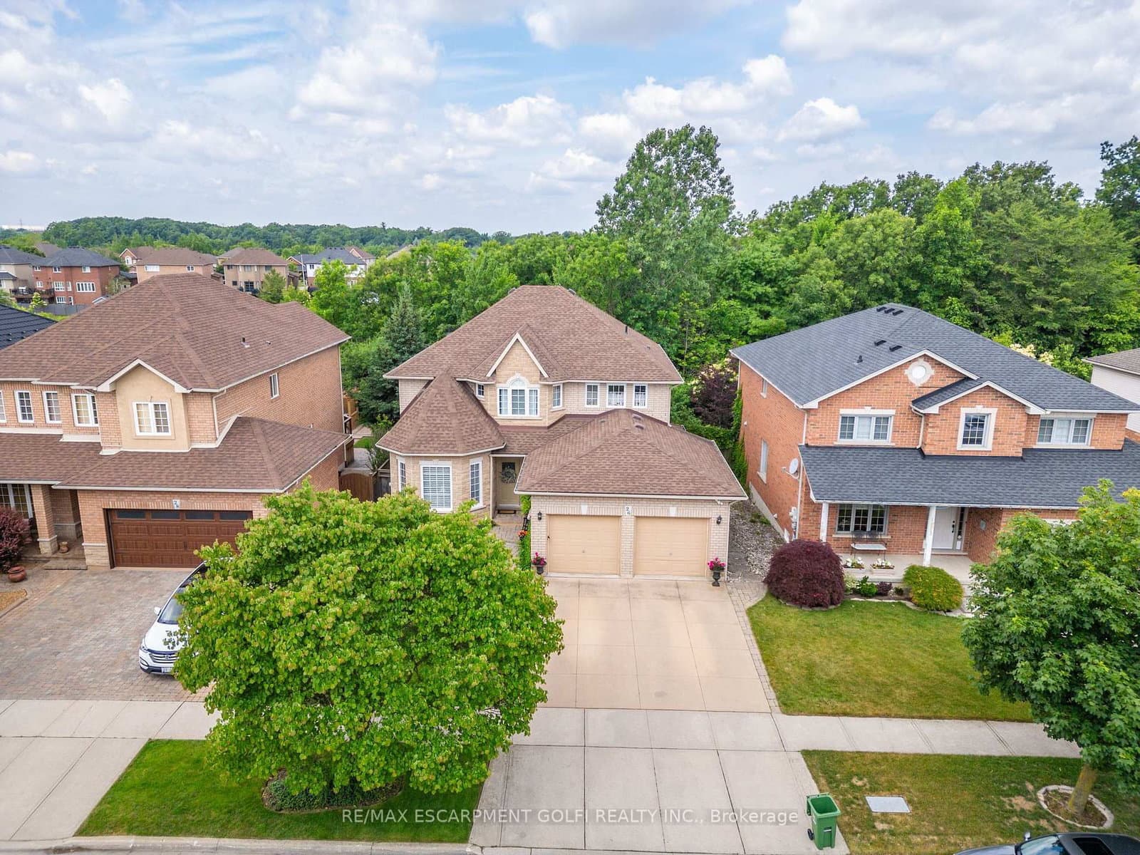 26 Shadetree Crescent - Image 1