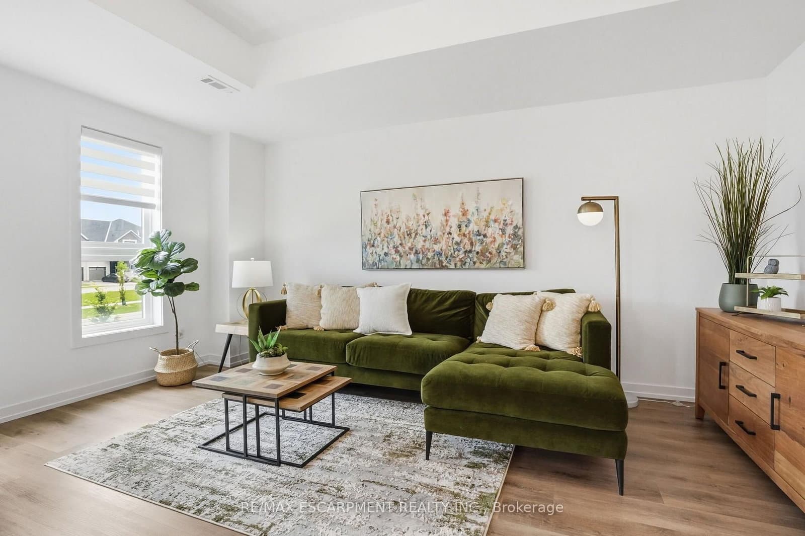 245 Burke Street - Image 4