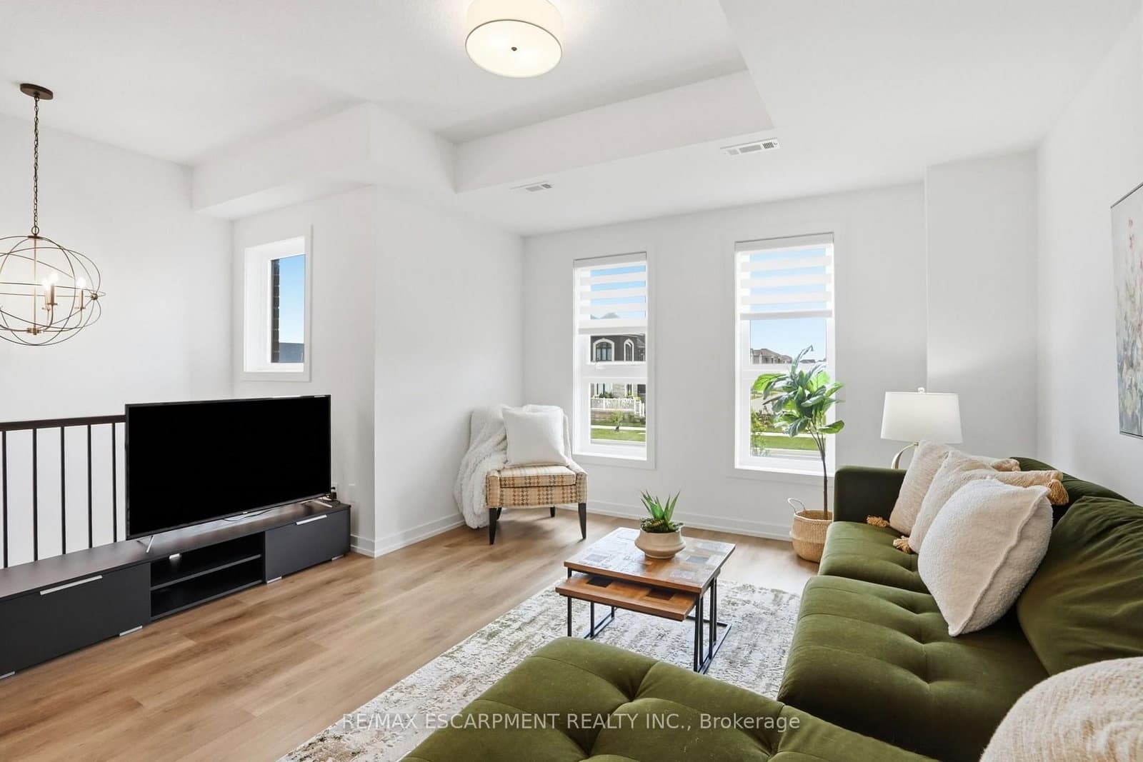 245 Burke Street - Image 5