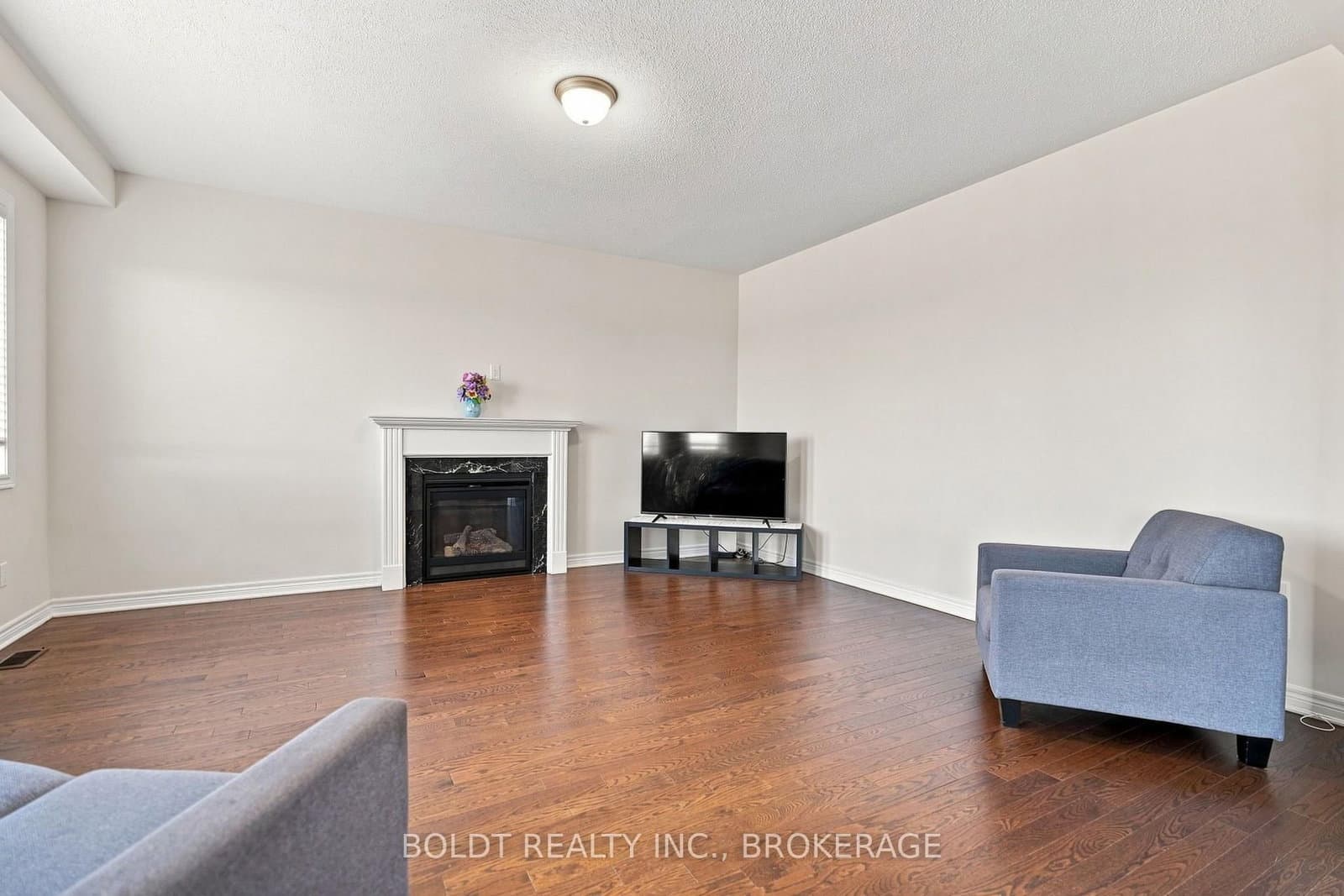 85 Homestead Way - Image 6