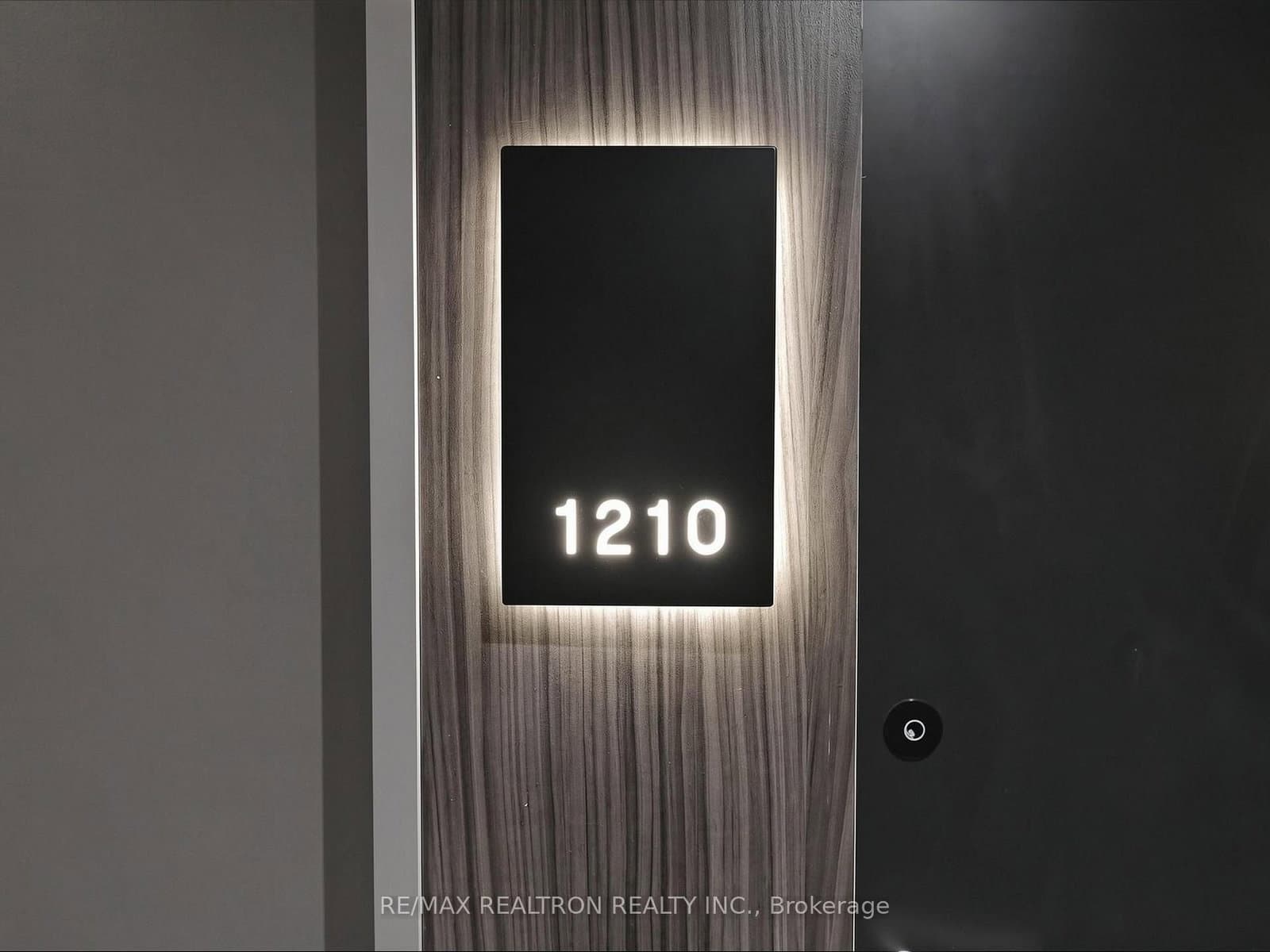 15 Wellington Street S, Unit 1210 - Image 6