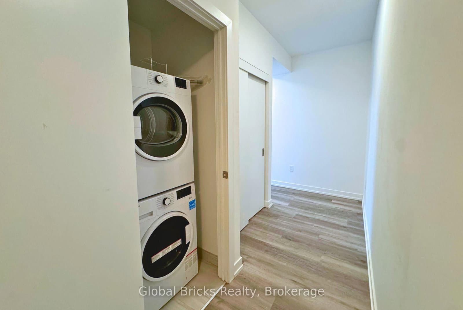 5 Wellington Street S, Unit 612 - Image 3