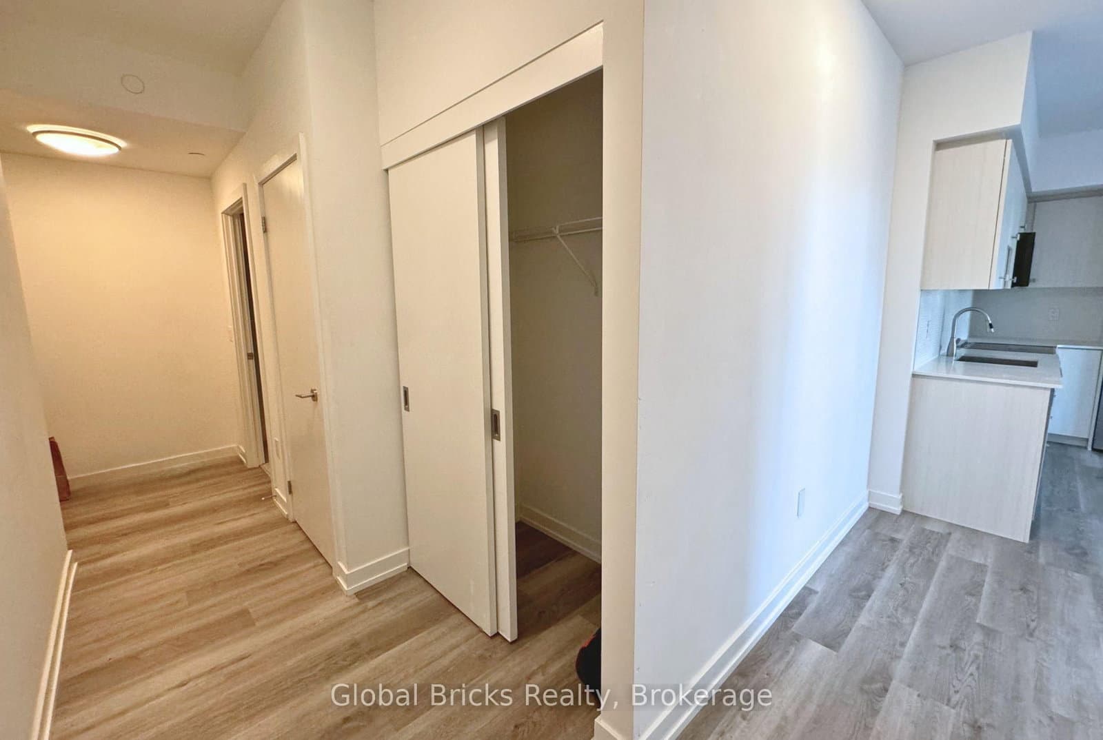 5 Wellington Street S, Unit 612 - Image 4