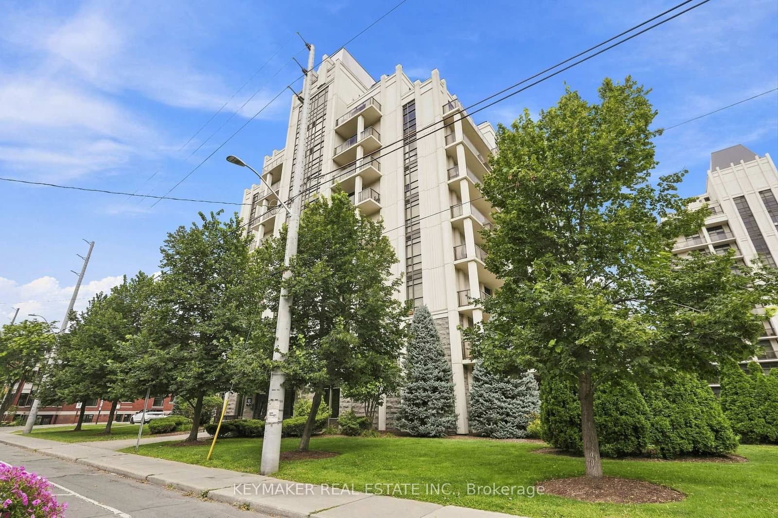90 Charlton Avenue W, Unit 501 - Image 2