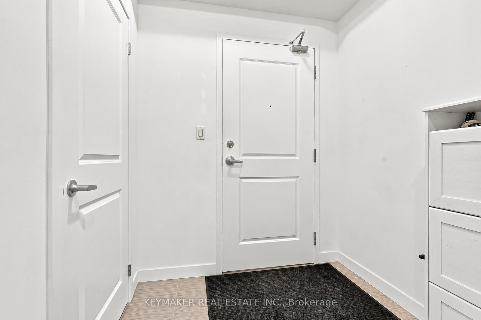 90 Charlton Avenue W, Unit 501 - Image 4