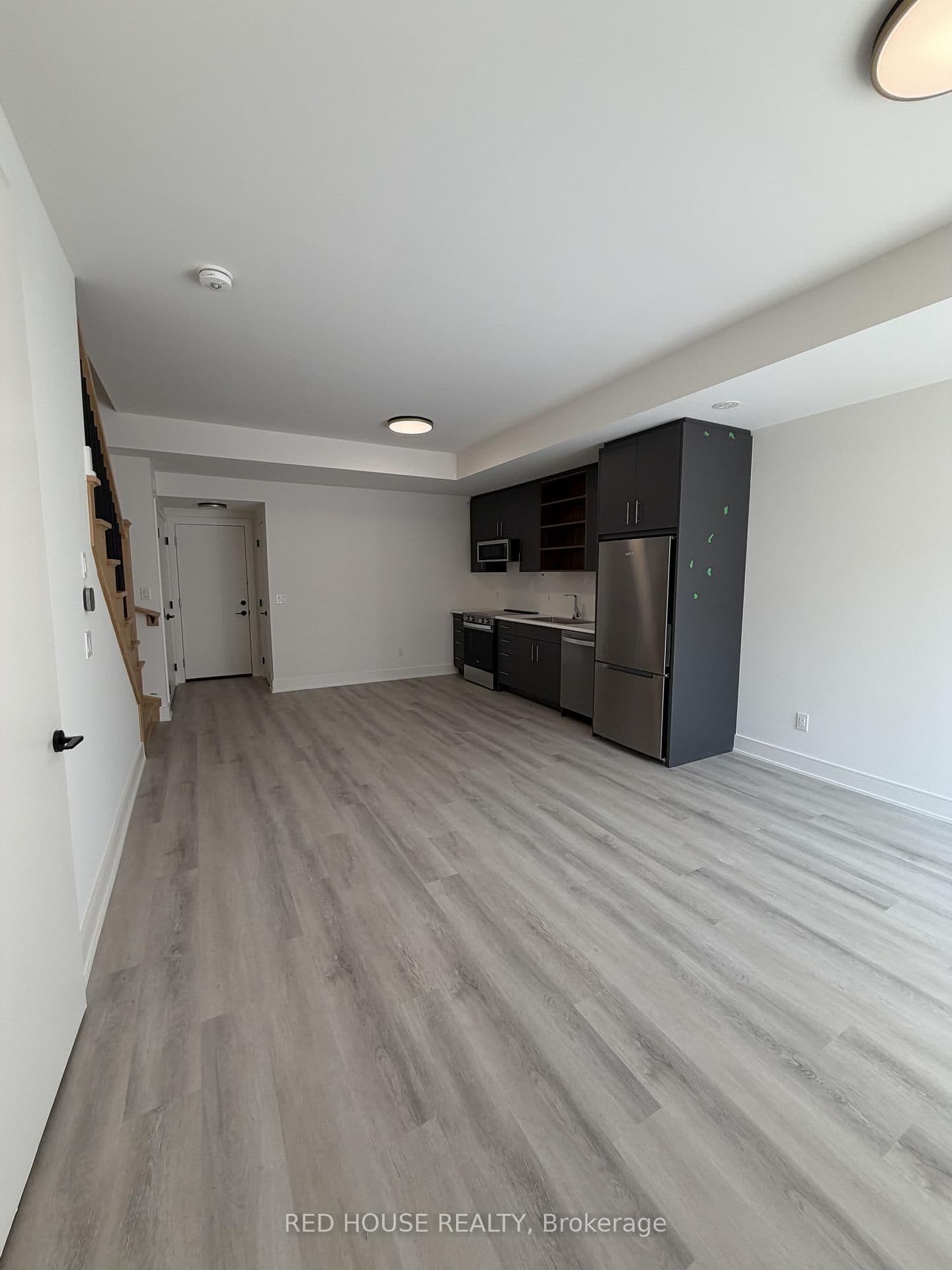 75 Everett Common - Image 5