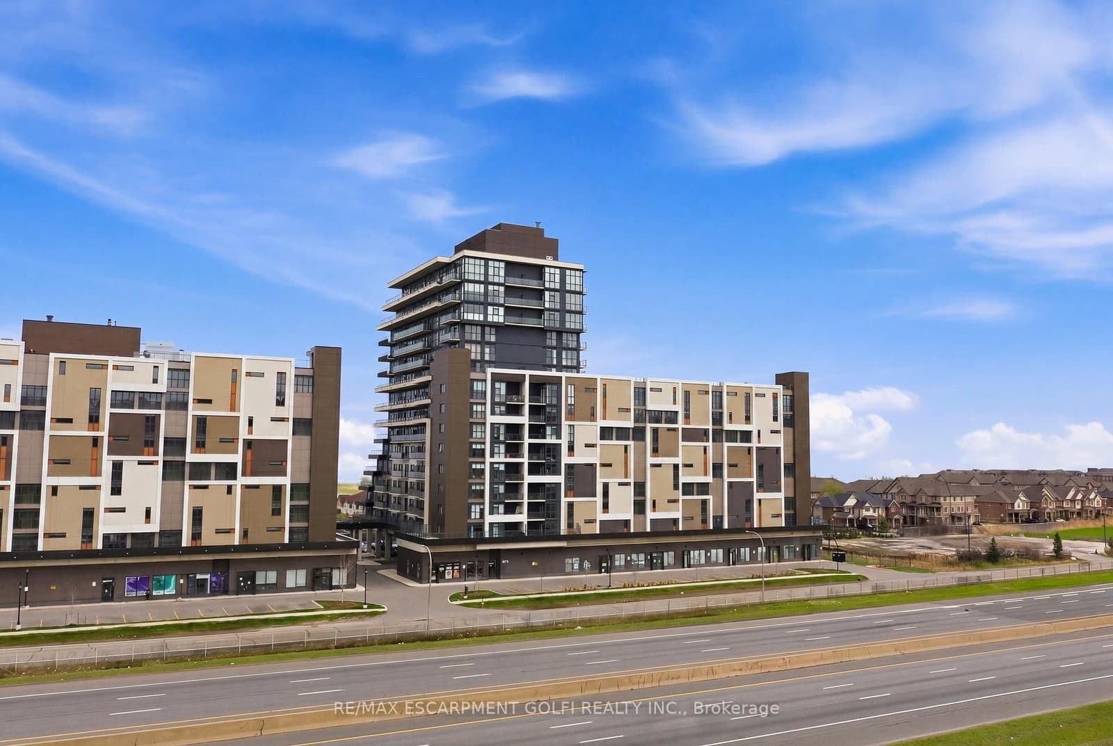 #1504 - 550 NORTH SERVICE Road