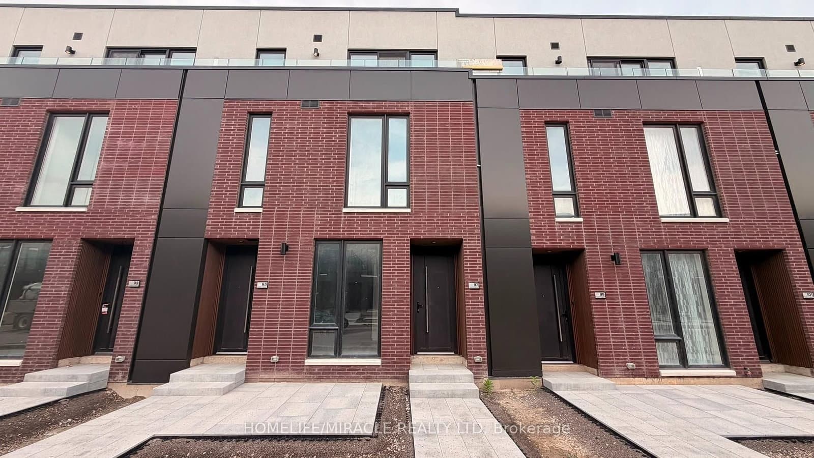 97 Everett Common - Image 1