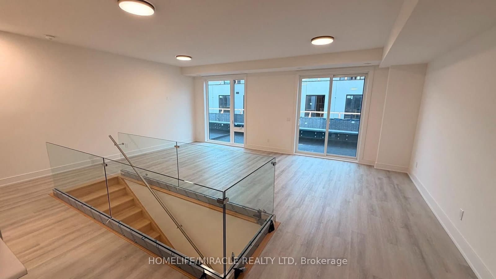 97 Everett Common - Image 2
