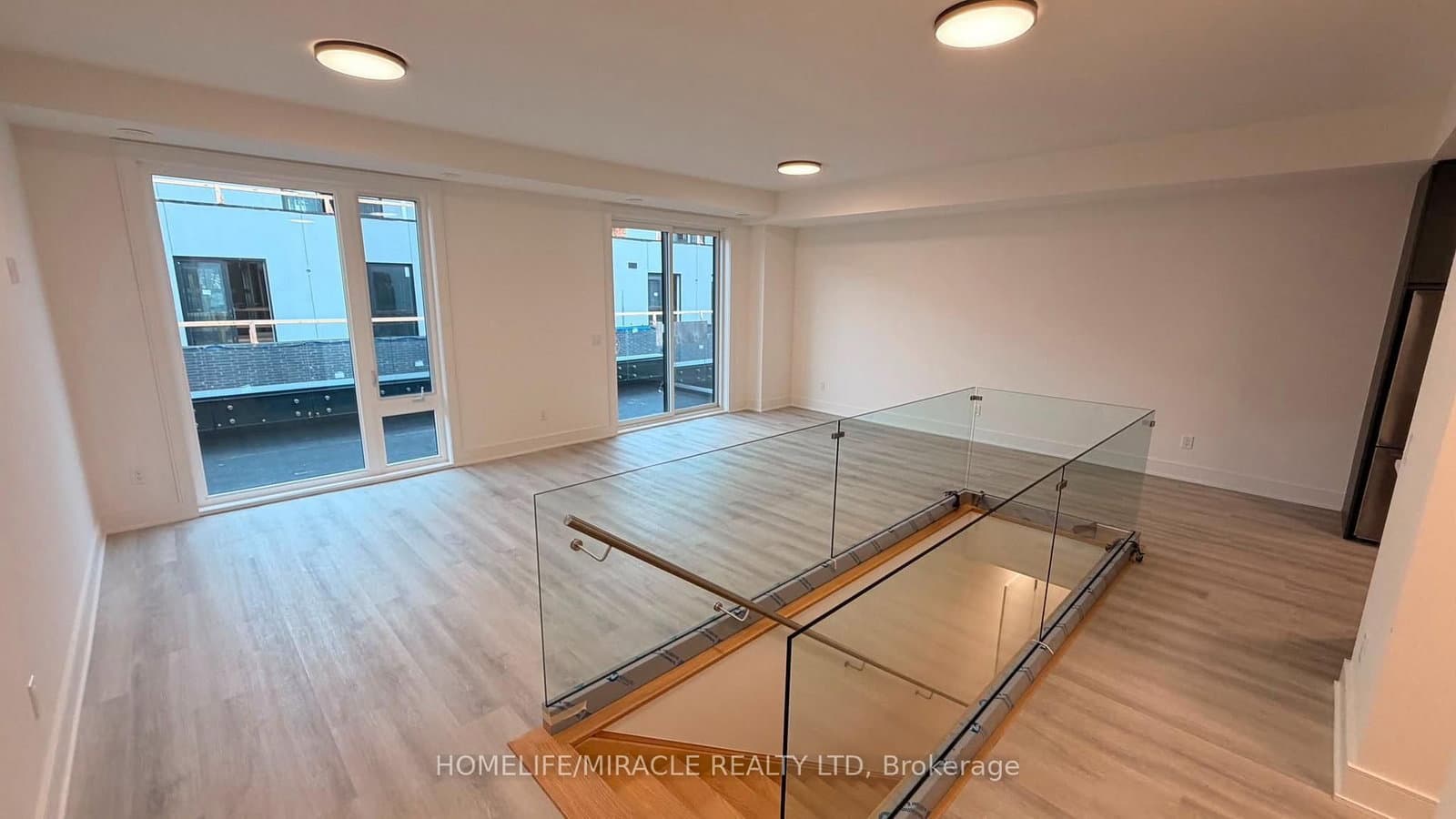 97 Everett Common - Image 3