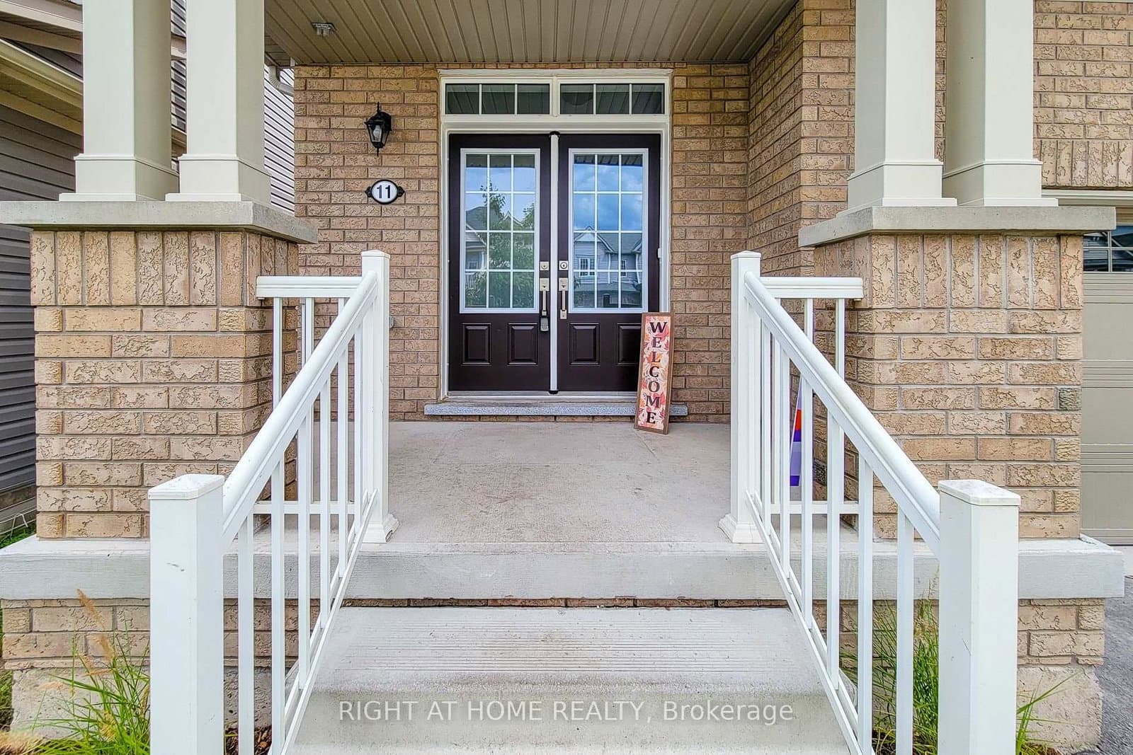 11 Esther Crescent - Image 3