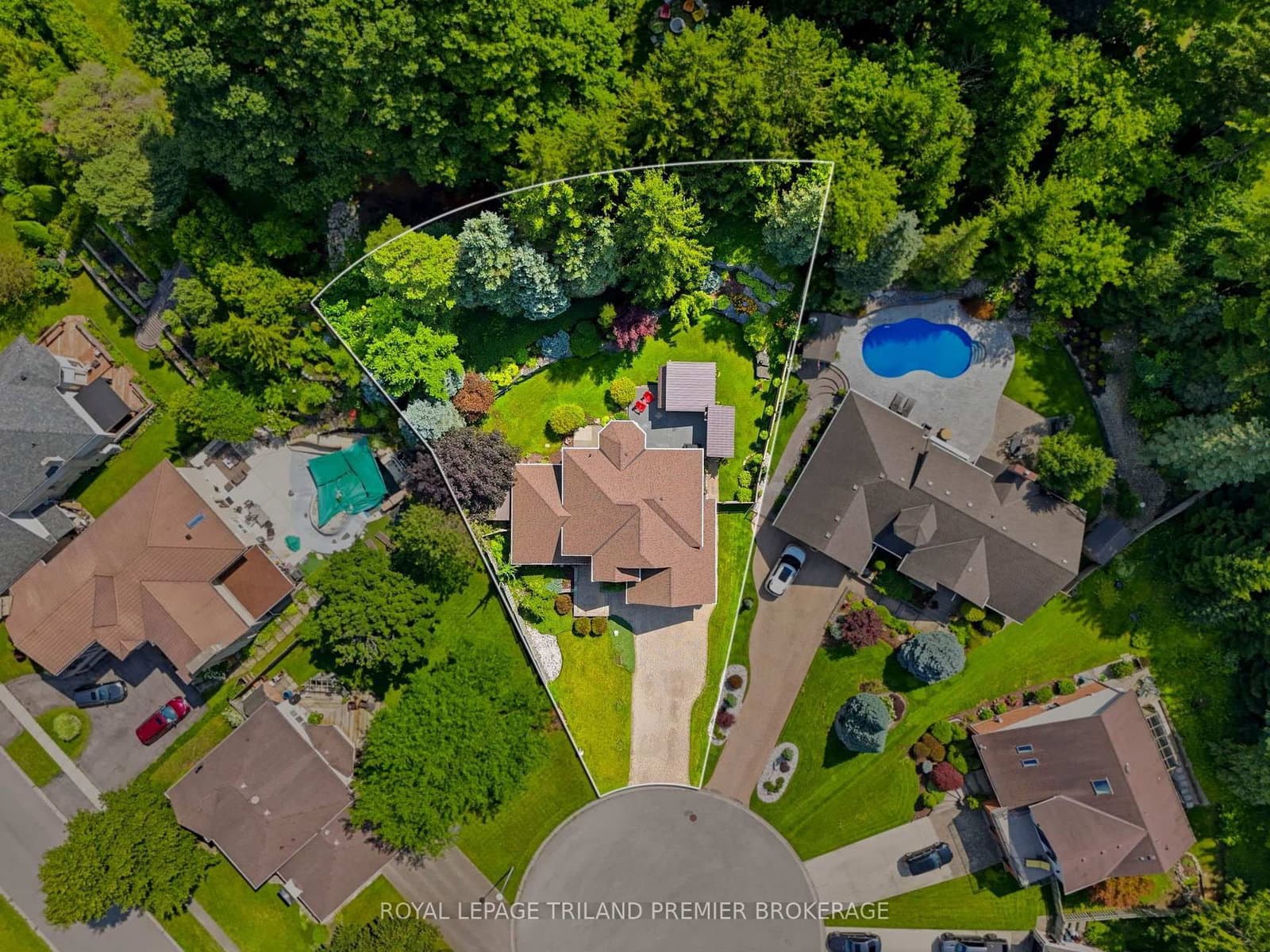 39 Hutchinson Place - Image 2