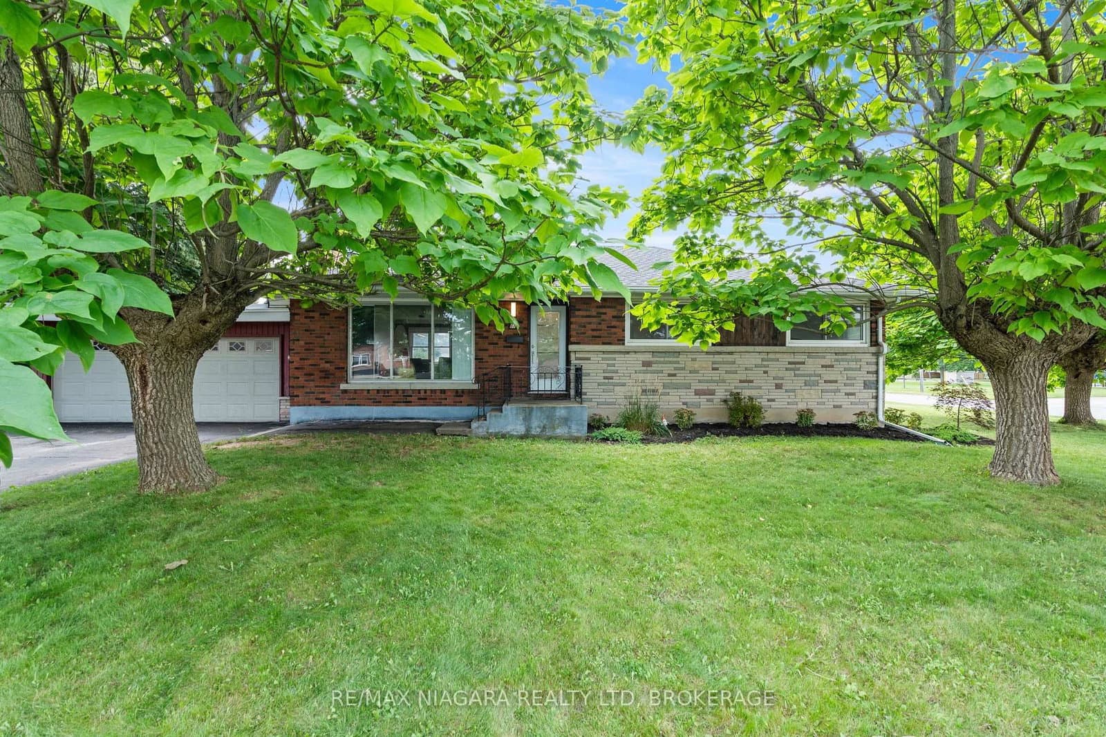 67 MAPLE PARK Drive - Image 4