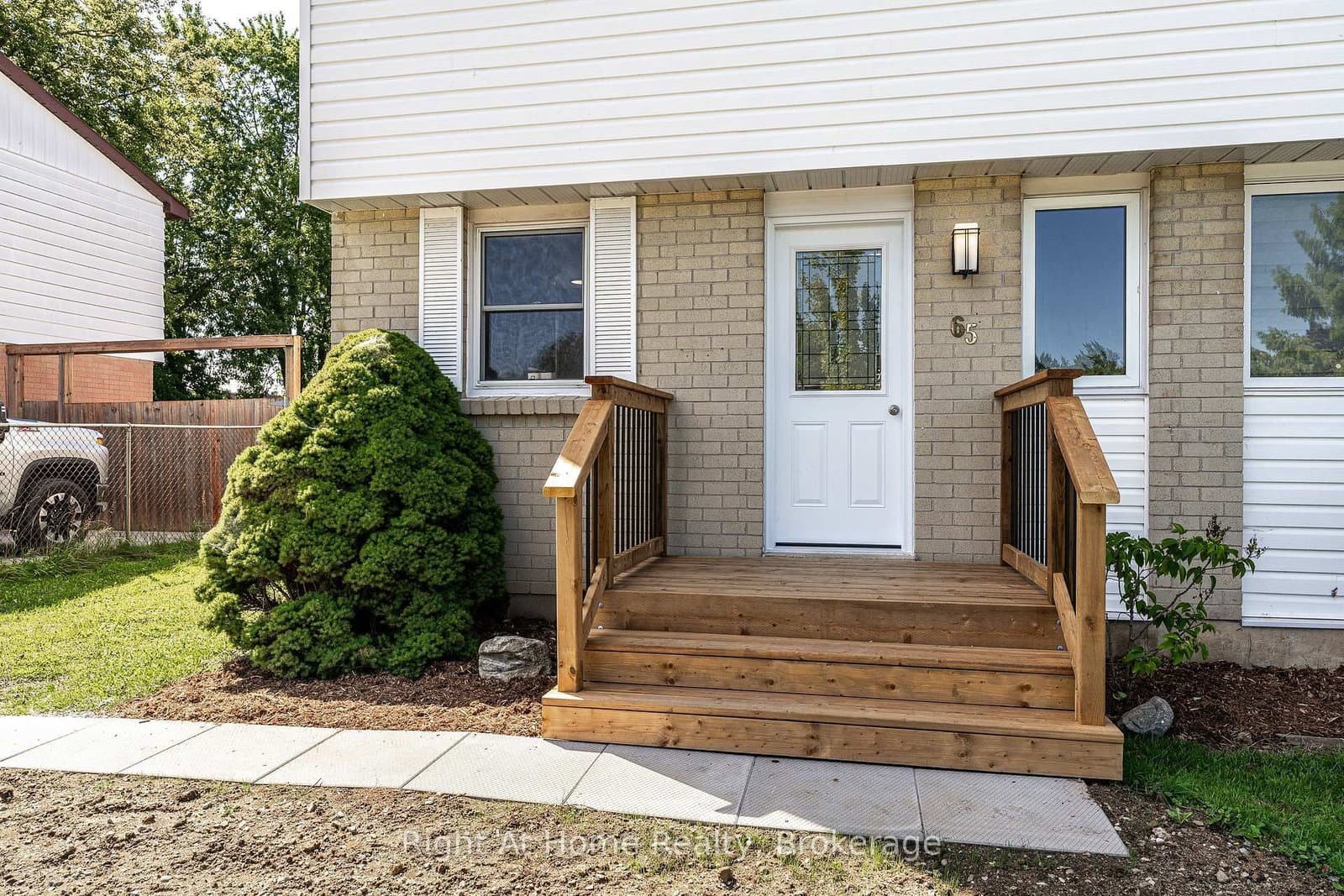 65 Maple Avenue - Image 2