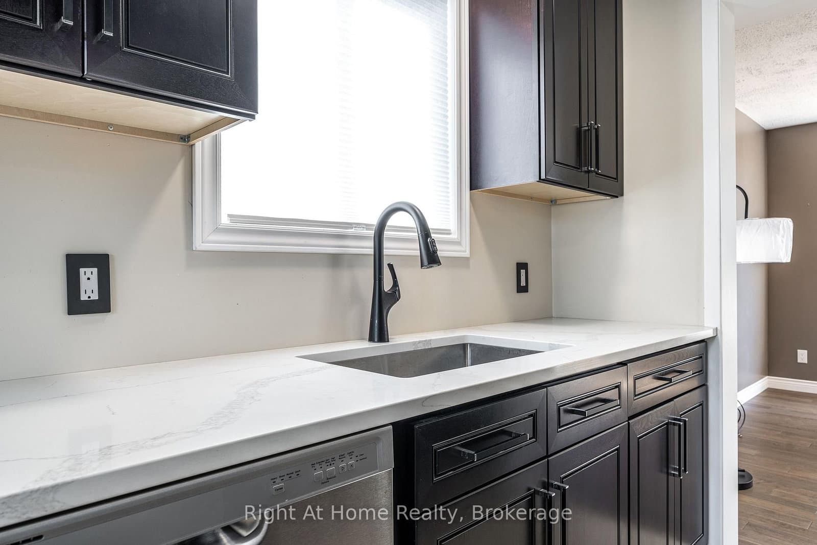 65 Maple Avenue - Image 6